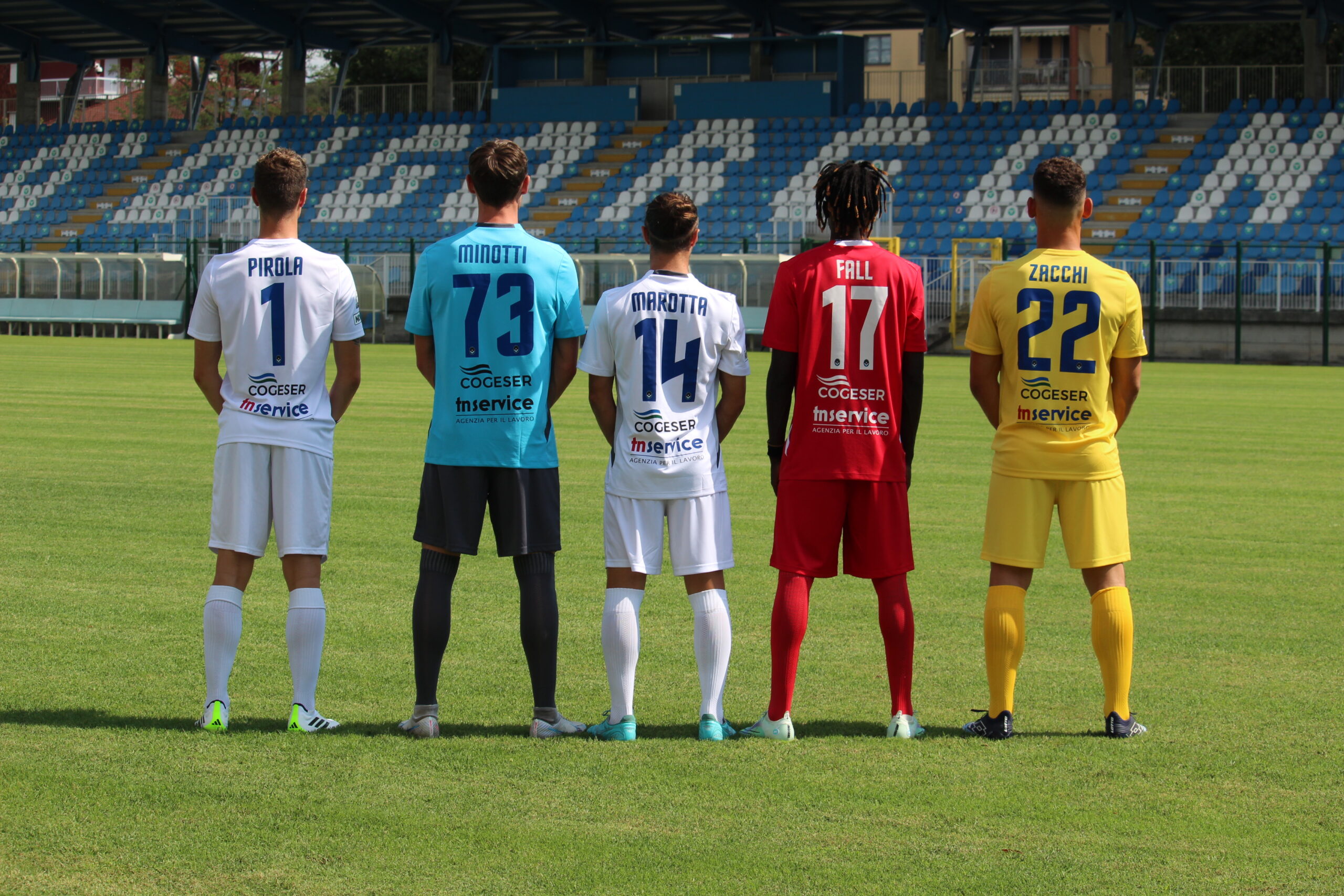 Nuove divise con sponsor Tnservice per la stagione calcistica serie C 2023/2024 A.S. Giana Erminio presentazione nuove divise